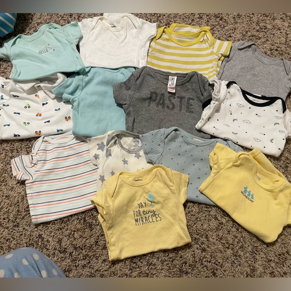 40 piece bundle BABY CLOTHES SIZES 3-6m and 12m sizes vary - Picture 5 of 11